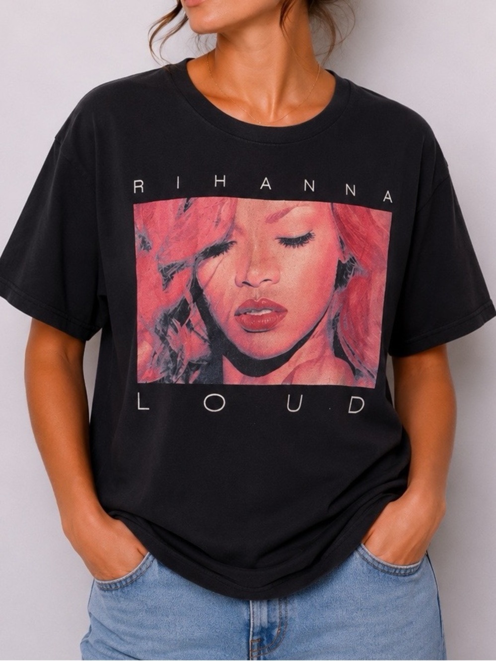 Rihanna Loud Concert T-Shirt XL Black Band Shirt 2011 cotton